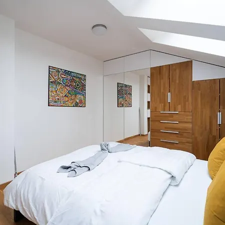 Luxusni S Terasou V Centru Apartman