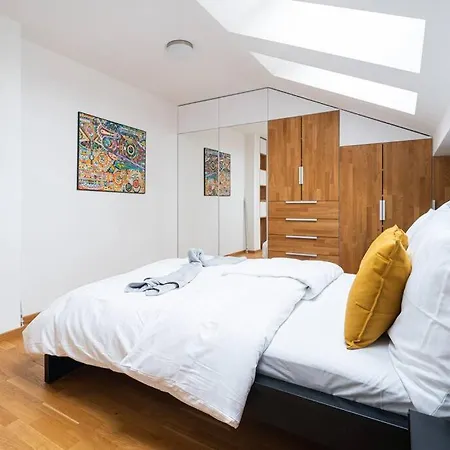 Апартаменты Luxusni S Terasou V Centru